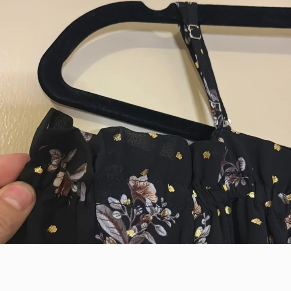 Floral Black Women's Top - Picture 7 of 8